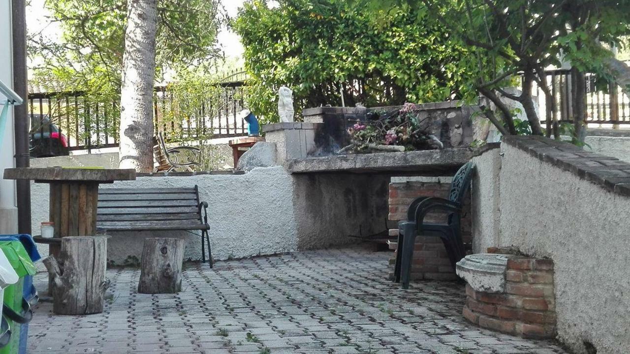 LʼAquila Bed & Breakfast Da Charlie المظهر الخارجي الصورة